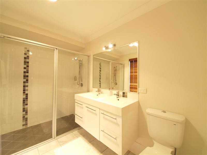 27 BRIGADOON CRESCENT, Eatons Hill QLD 4037