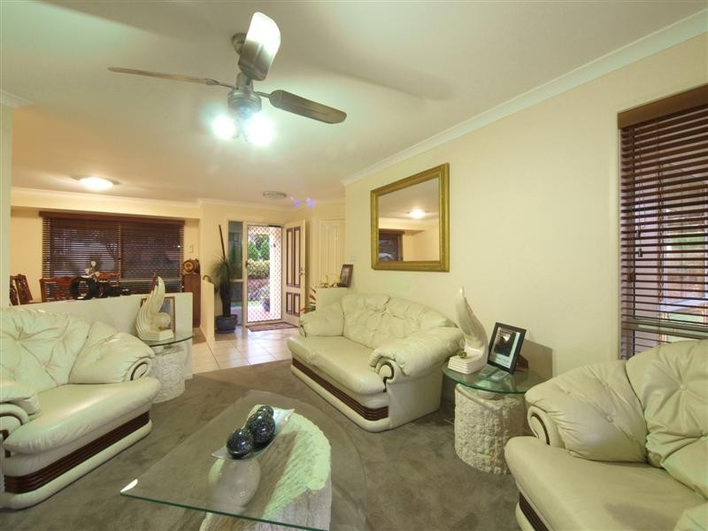 1 Bauple Street, Albany Creek QLD 4035