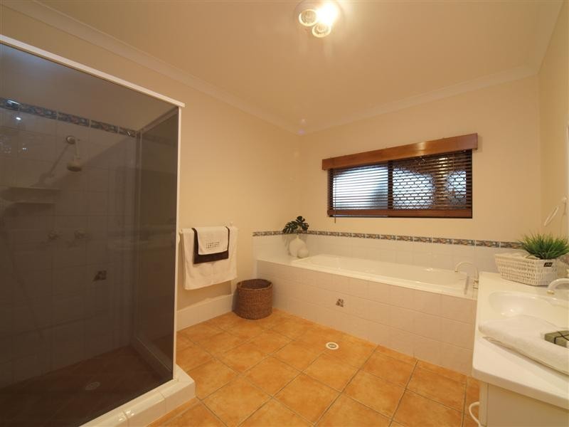 21 Moogerah Court, Albany Creek QLD 4035