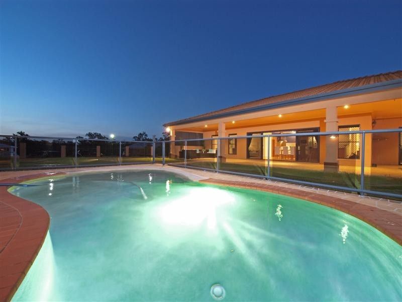 21 Moogerah Court, Albany Creek QLD 4035