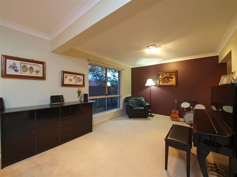 33 Cowrie Parade, Albany Creek QLD 4035