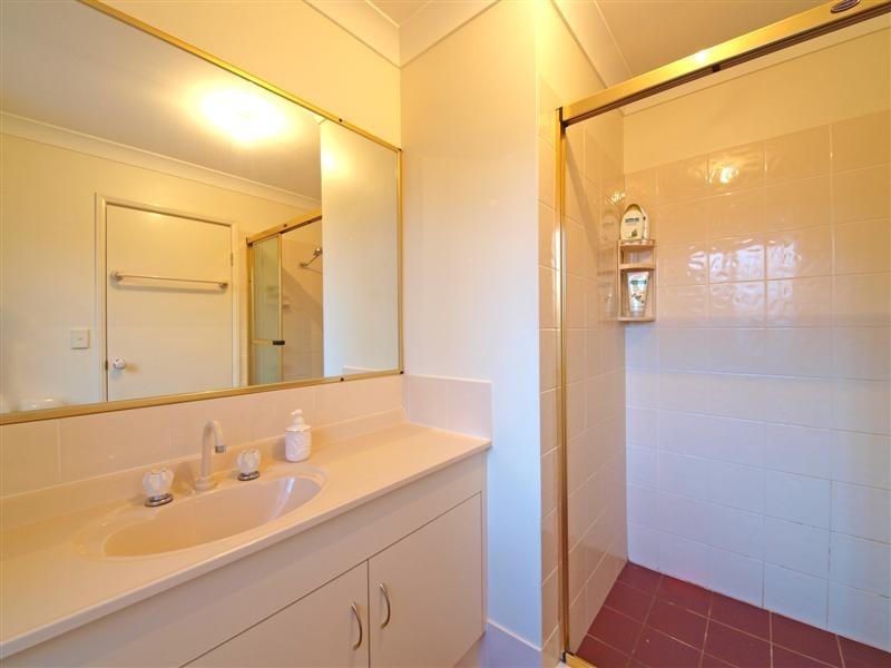 33 Cowrie Parade, Albany Creek QLD 4035