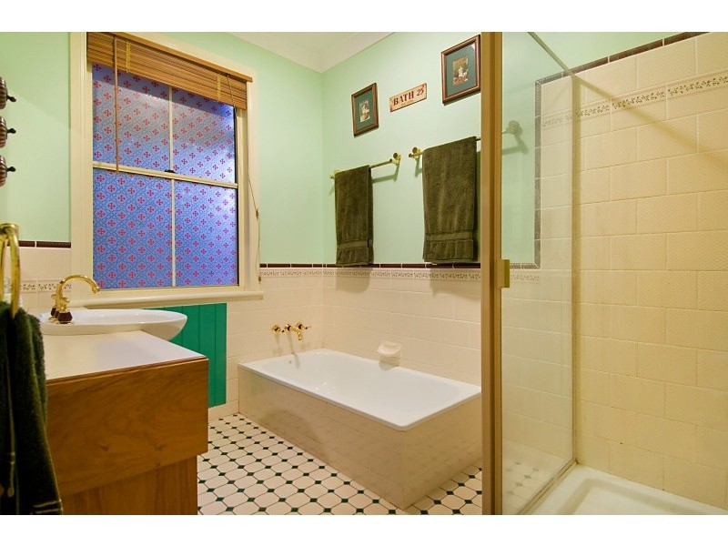 74 Saraband Drive, Eatons Hill QLD 4037