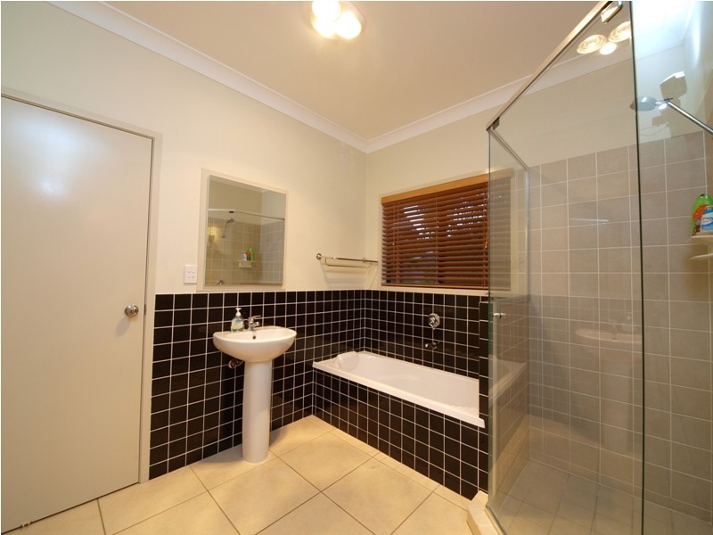 10 Pheasant Court, Cashmere QLD 4500