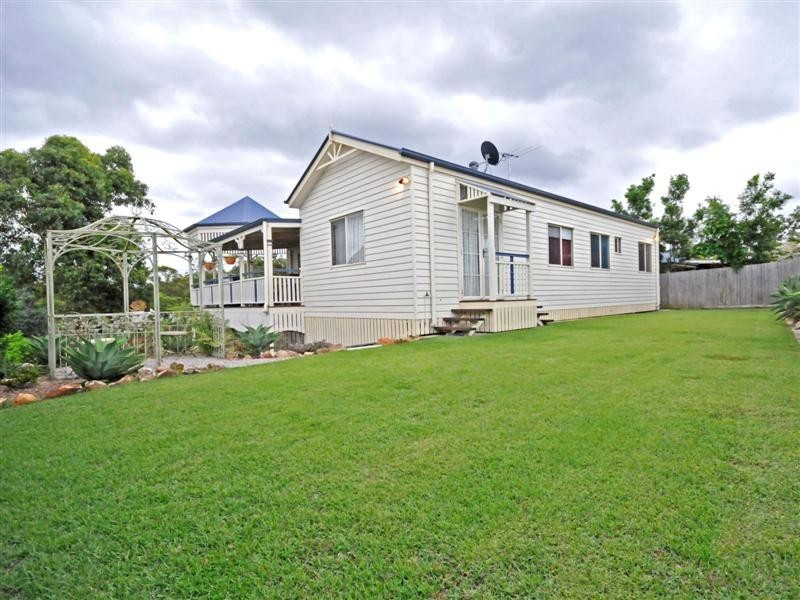 16 Talisman Court, Eatons Hill QLD 4037