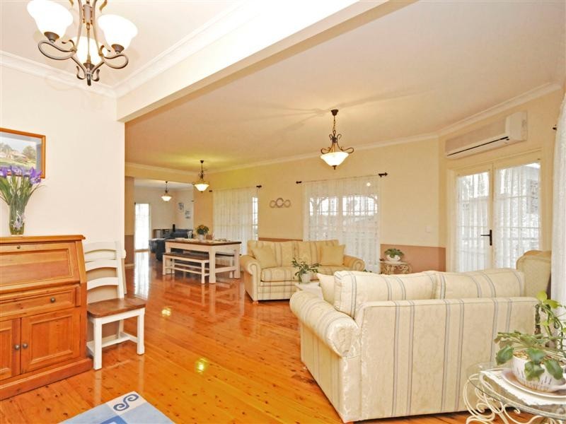 16 Talisman Court, Eatons Hill QLD 4037