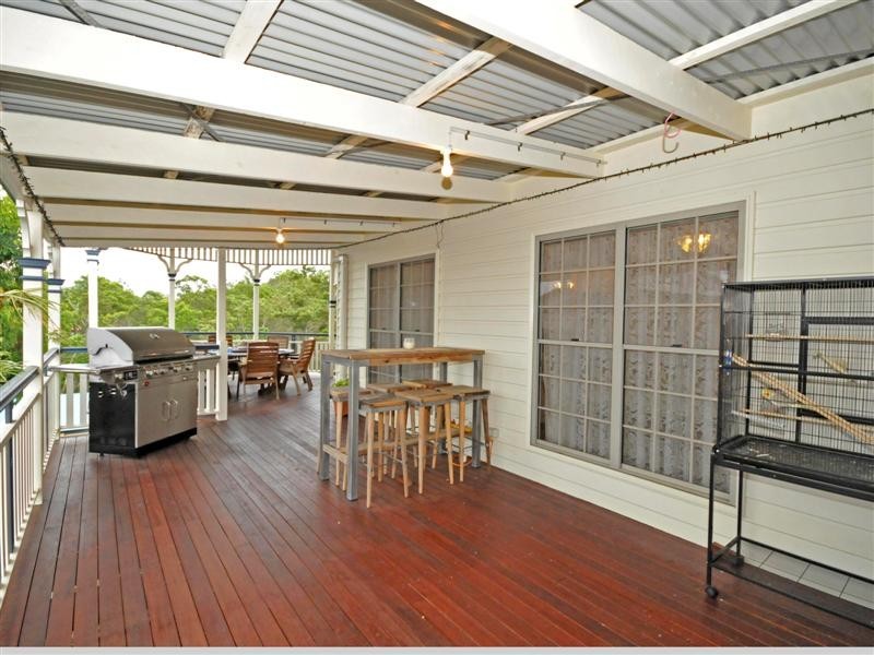 16 Talisman Court, Eatons Hill QLD 4037