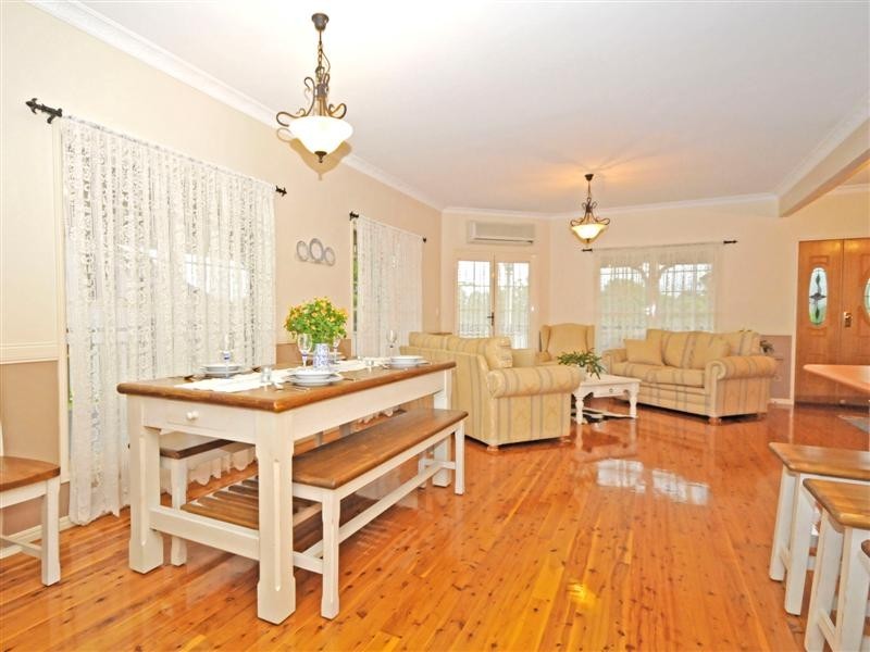 16 Talisman Court, Eatons Hill QLD 4037