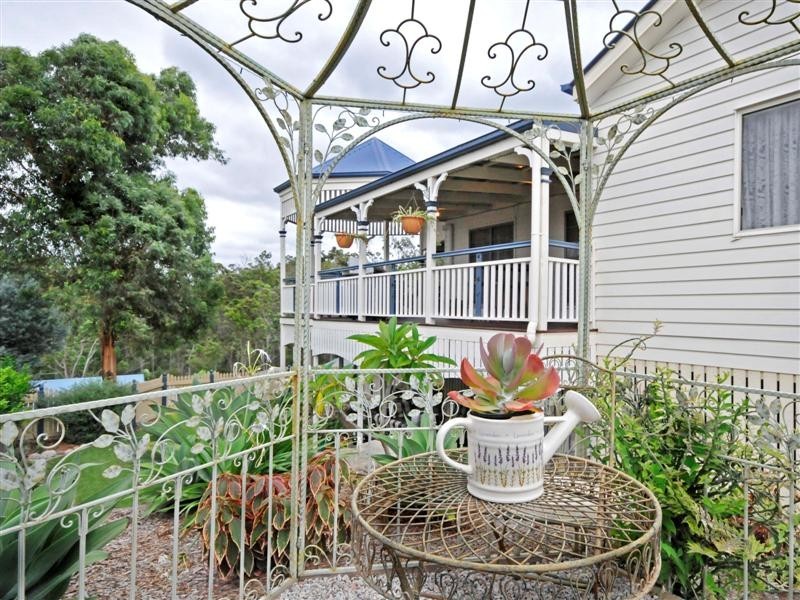 16 Talisman Court, Eatons Hill QLD 4037