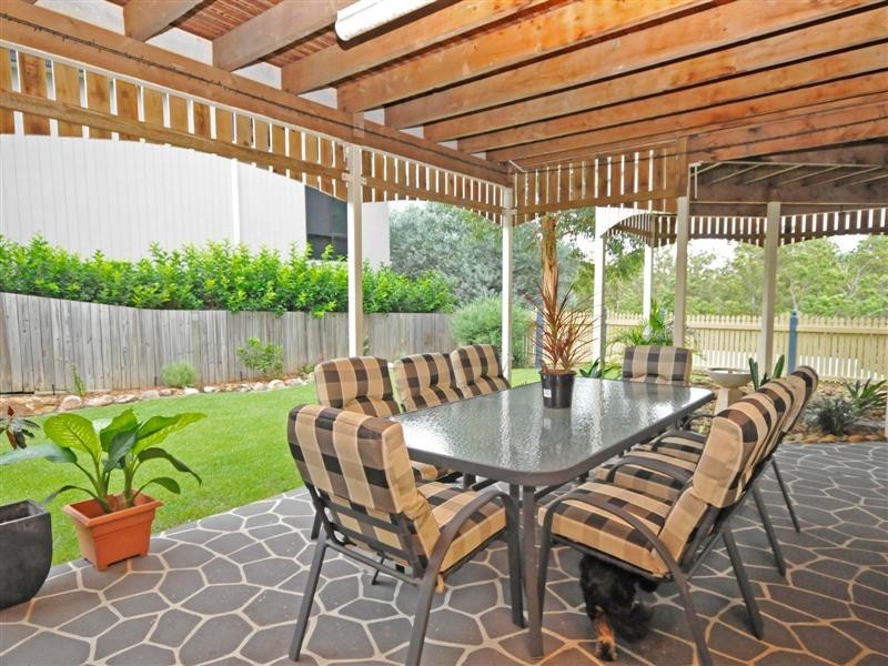 16 Talisman Court, Eatons Hill QLD 4037