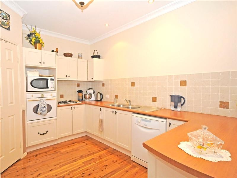 16 Talisman Court, Eatons Hill QLD 4037