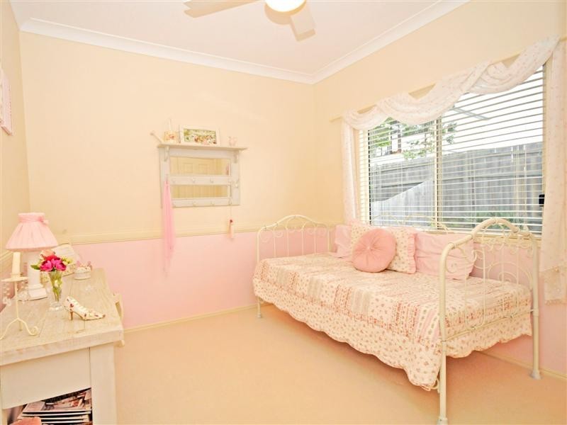 16 Talisman Court, Eatons Hill QLD 4037