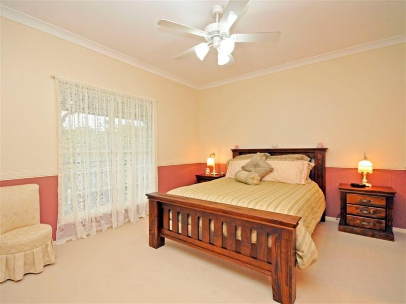 16 Talisman Court, Eatons Hill QLD 4037