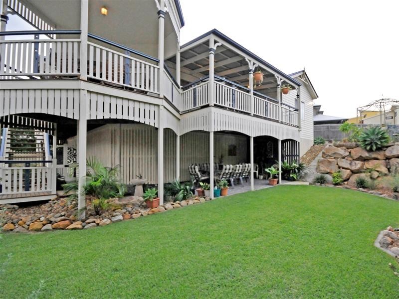 16 Talisman Court, Eatons Hill QLD 4037