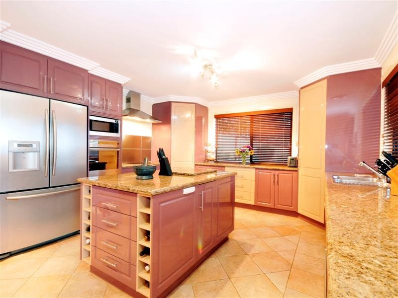 12 Bettina Court, Eatons Hill QLD 4037