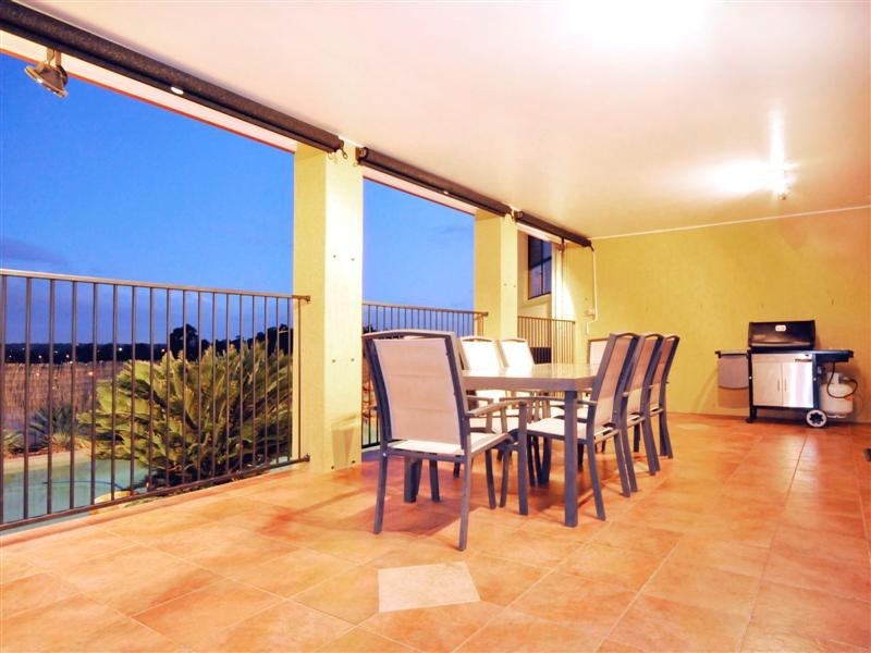 12 Bettina Court, Eatons Hill QLD 4037