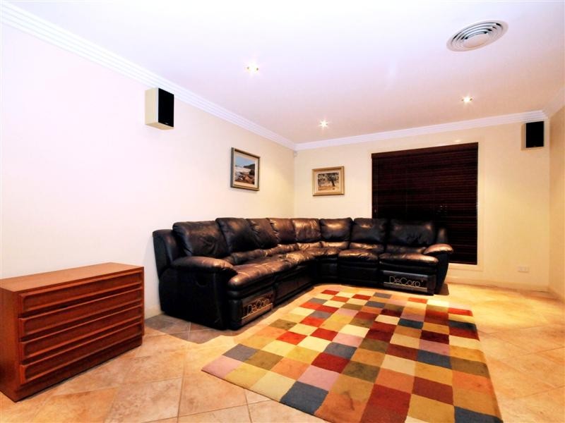 12 Bettina Court, Eatons Hill QLD 4037