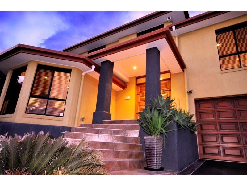 12 Bettina Court, Eatons Hill QLD 4037