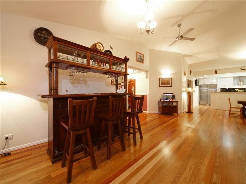 6 Phillip Street, Beachmere QLD 4510