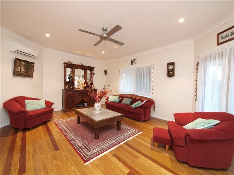 6 Phillip Street, Beachmere QLD 4510