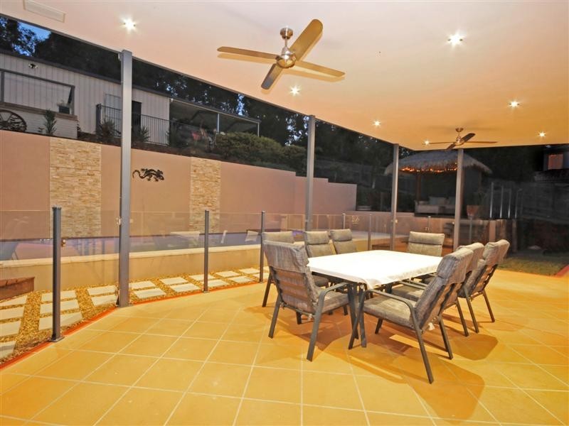 3 Foambark Court, Eatons Hill QLD 4037