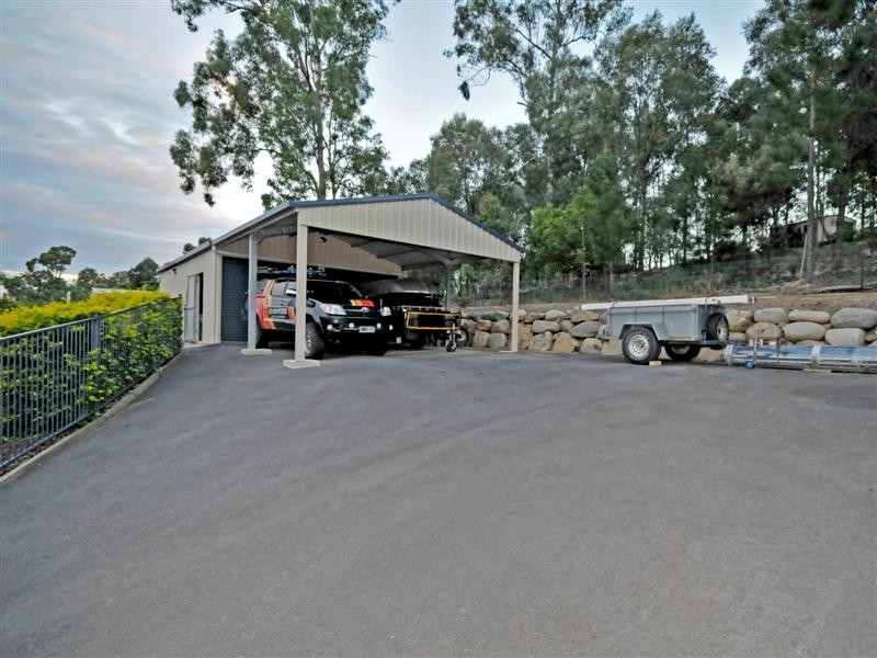 3 Foambark Court, Eatons Hill QLD 4037