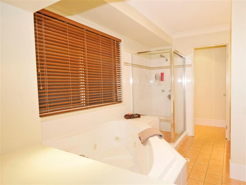 3 Foambark Court, Eatons Hill QLD 4037