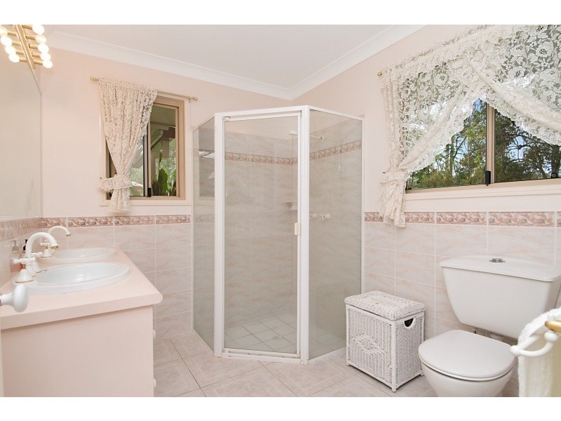 17 Telopia Court, Cashmere QLD 4500