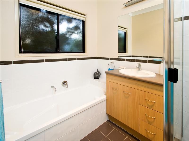 10 Grandis Court, Cashmere QLD 4500