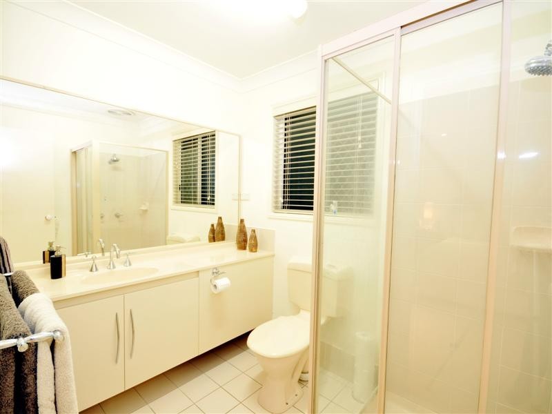 62 Oxford Crescent, Bridgeman Downs QLD 4035