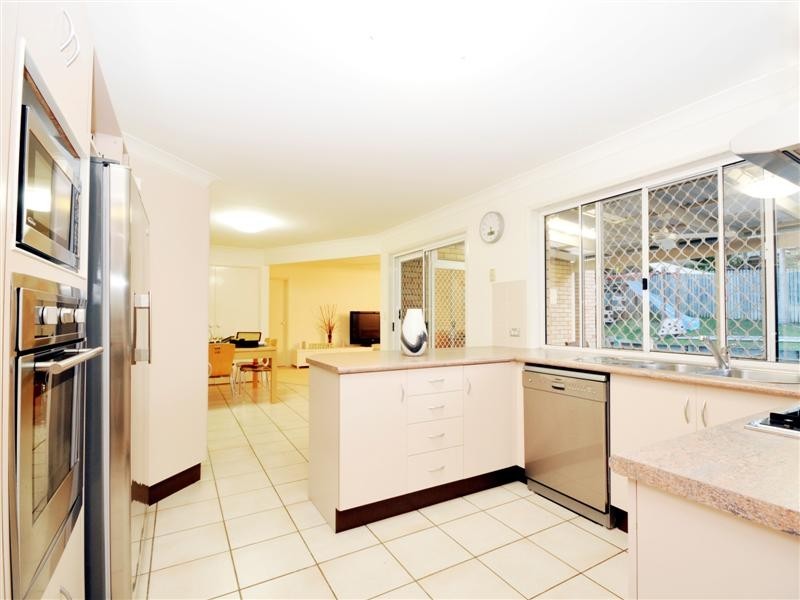 62 Oxford Crescent, Bridgeman Downs QLD 4035