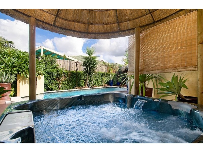 7 Osira Cl, Eatons Hill QLD 4037