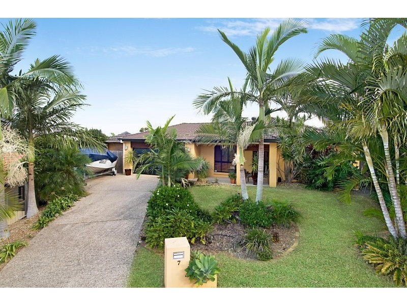 7 Osira Cl, Eatons Hill QLD 4037