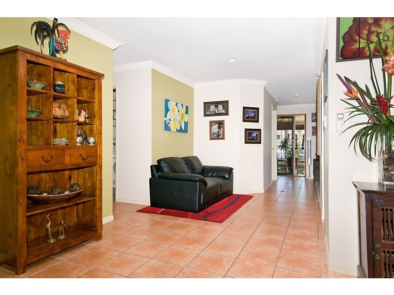 7 Osira Cl, Eatons Hill QLD 4037