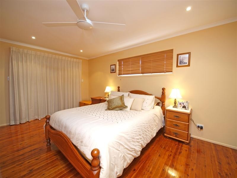 33 TANAGER STREET, Albany Creek QLD 4035