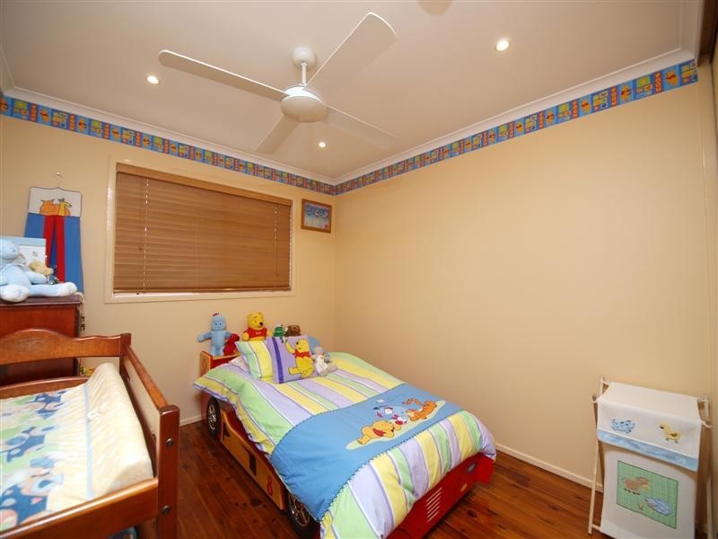 33 TANAGER STREET, Albany Creek QLD 4035