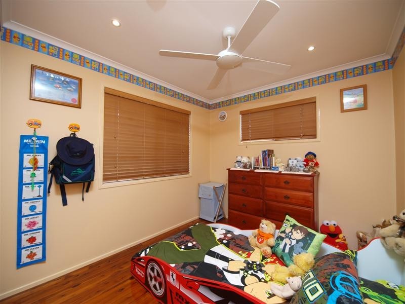 33 TANAGER STREET, Albany Creek QLD 4035