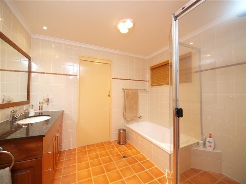 33 TANAGER STREET, Albany Creek QLD 4035