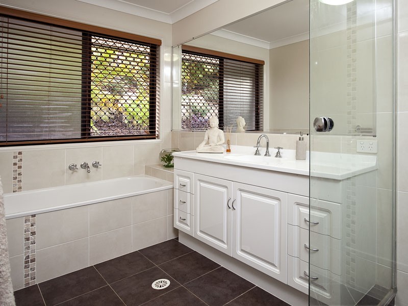 4 Bramwell Court, Cashmere QLD 4500