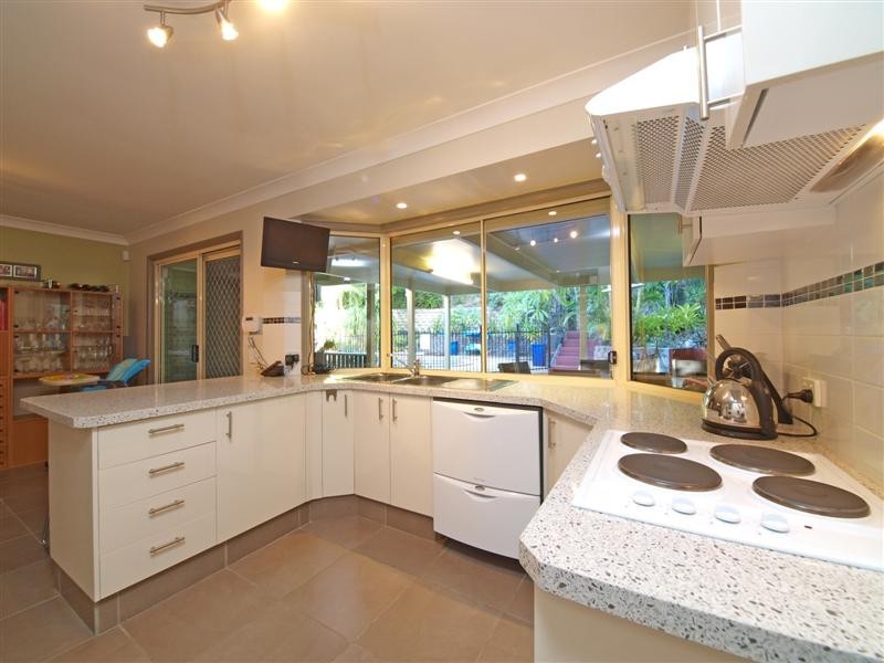 3 Phoenix Court, Eatons Hill QLD 4037