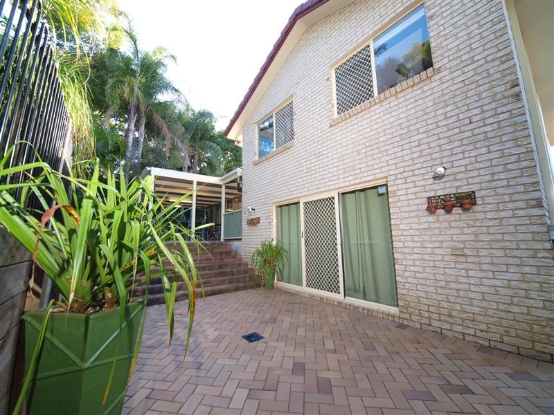 3 Phoenix Court, Eatons Hill QLD 4037