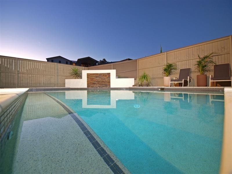 2 ALBERIC COURT, Eatons Hill QLD 4037