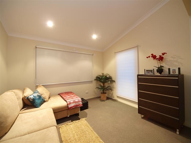 2 ALBERIC COURT, Eatons Hill QLD 4037