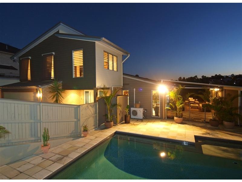 2 ALBERIC COURT, Eatons Hill QLD 4037