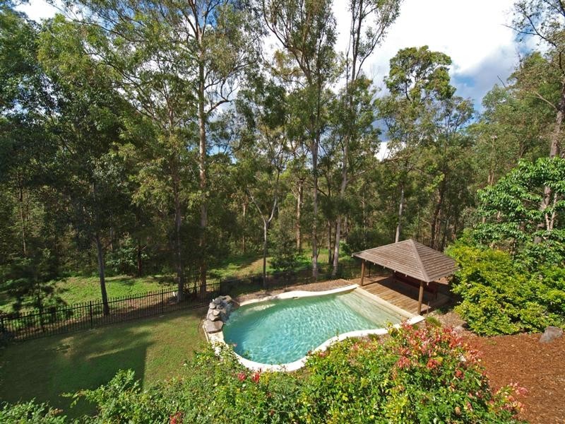 7 DRAPERS ROAD, Eatons Hill QLD 4037
