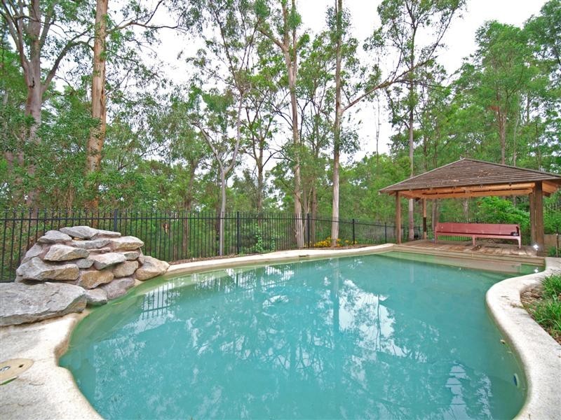 7 DRAPERS ROAD, Eatons Hill QLD 4037