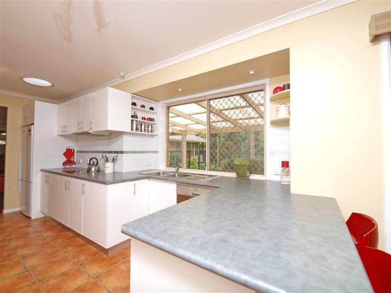 7 DRAPERS ROAD, Eatons Hill QLD 4037