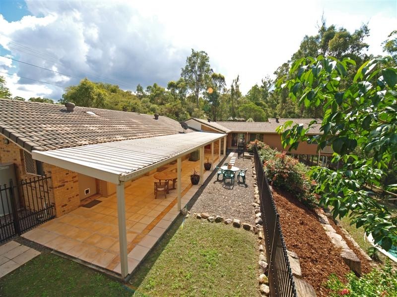 7 DRAPERS ROAD, Eatons Hill QLD 4037