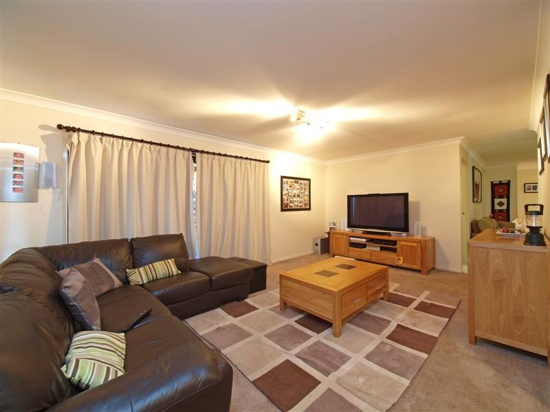 35 TARCOOLA AVENUE, Ferny Hills QLD 4055