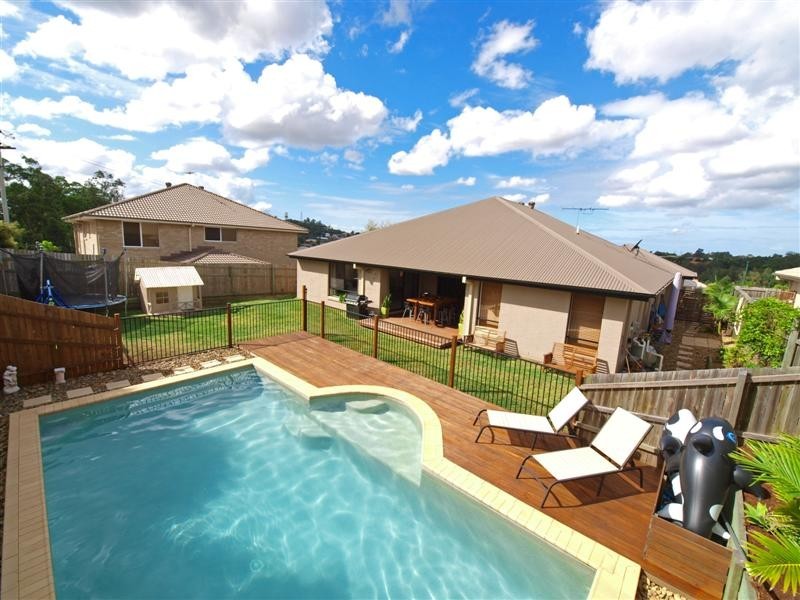 16 Cassinia Court, Eatons Hill QLD 4037